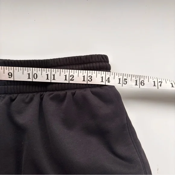 UA Icon Fleece
Women's Wide Leg Pants - Picture 6 of 15